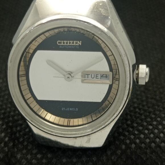 Vintage 1977 Citizen Automatic Womans Silver Watch W/daydate & Black accents main image 6